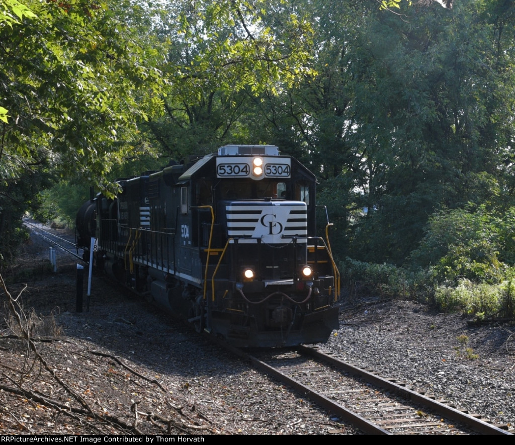 DDRV's RP-1 passes by WASS MP 78 with one tank car heading west